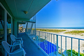 Wildwood Crest Beachfront Home with Shared Pool